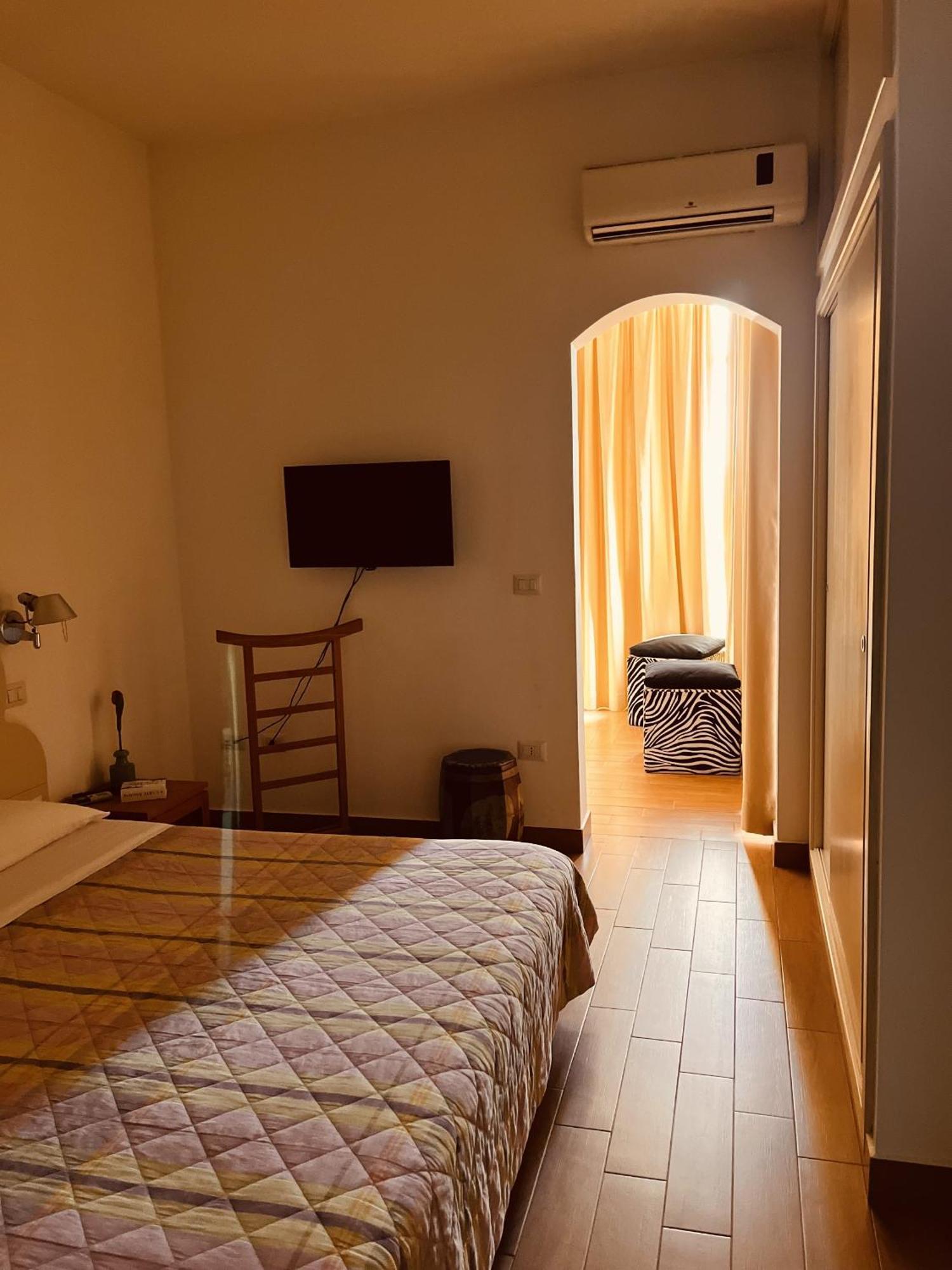 B&B Ebo' Olbia Eksteriør billede